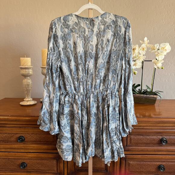 MISA Los Angeles Kaia Chiffon Dress Medium NWT Sold Out on Revolve - Picture 4 of 7